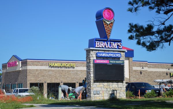 braums dining room open